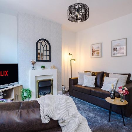 Bright 2-Bed Cottage In Chester By 53 Degrees Property, Ideal For Couples & Small Groups, City Centre - Sleeps 6 Ngoại thất bức ảnh