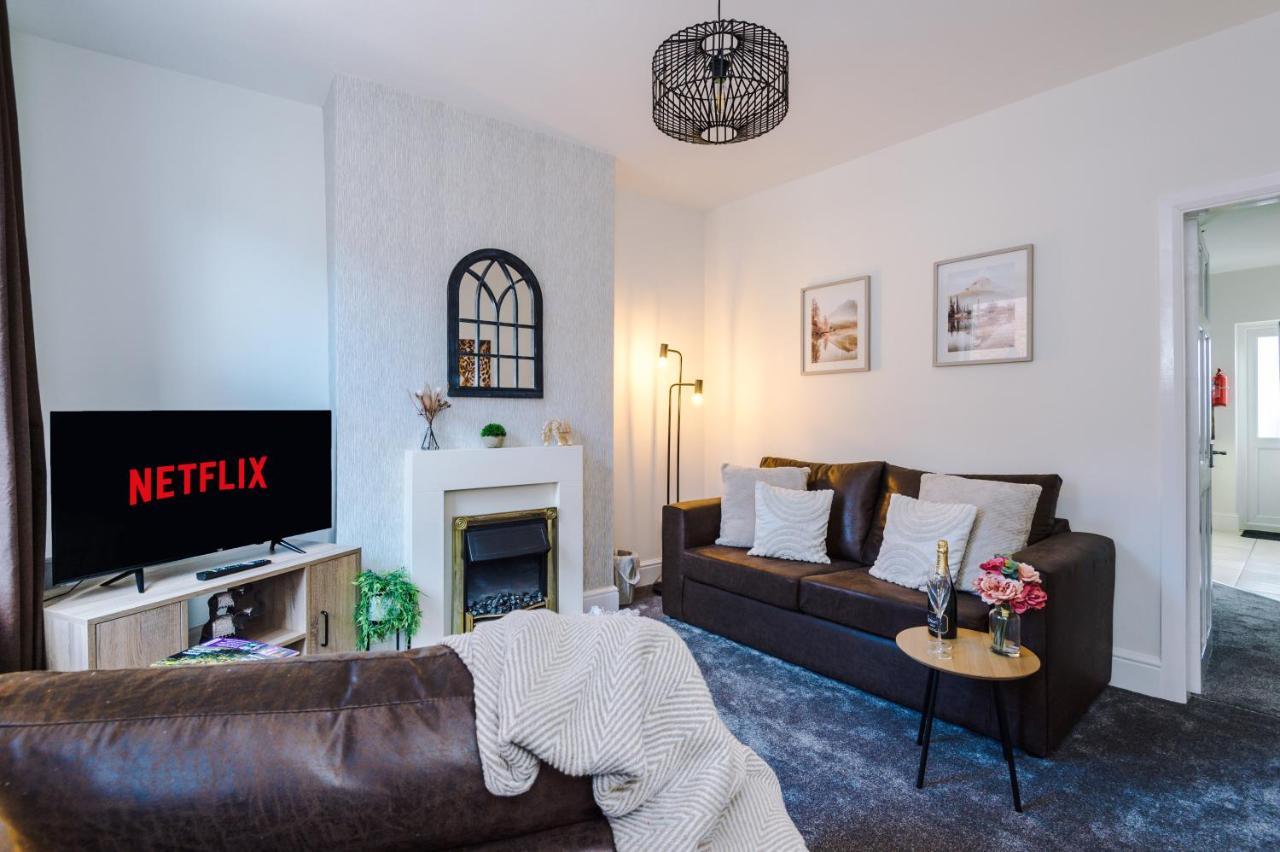 Bright 2-Bed Cottage In Chester By 53 Degrees Property, Ideal For Couples & Small Groups, City Centre - Sleeps 6 Ngoại thất bức ảnh