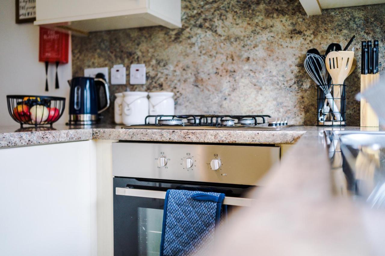 Bright 2-Bed Cottage In Chester By 53 Degrees Property, Ideal For Couples & Small Groups, City Centre - Sleeps 6 Ngoại thất bức ảnh