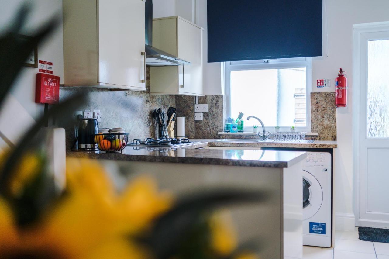 Bright 2-Bed Cottage In Chester By 53 Degrees Property, Ideal For Couples & Small Groups, City Centre - Sleeps 6 Ngoại thất bức ảnh
